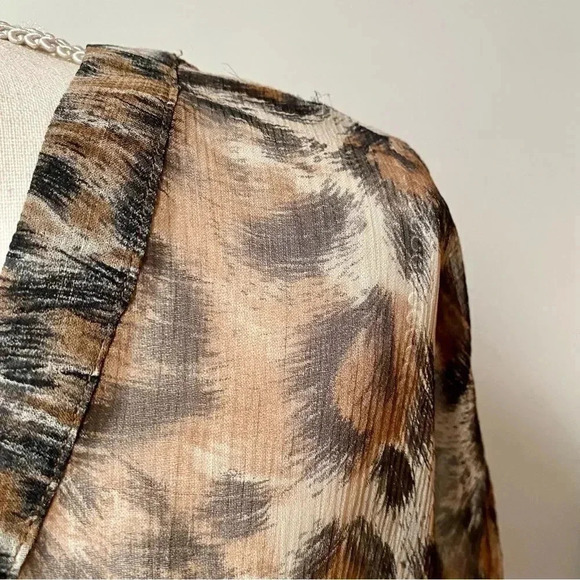 Joie Silk Leopard Print Sheer Blouse Top XS Animal Print Drop Shoulder Designer - Picture 10 of 13